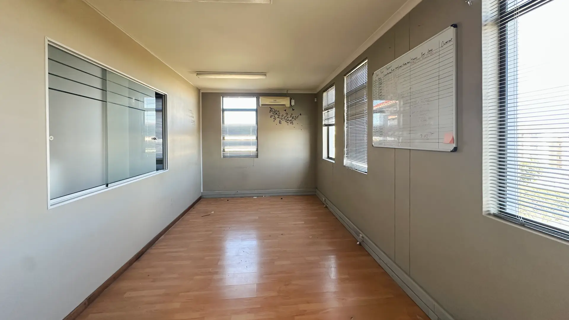 : ± 137m² Sectional title Office Unit – Grande Mirada Office Park, Erand Gardens